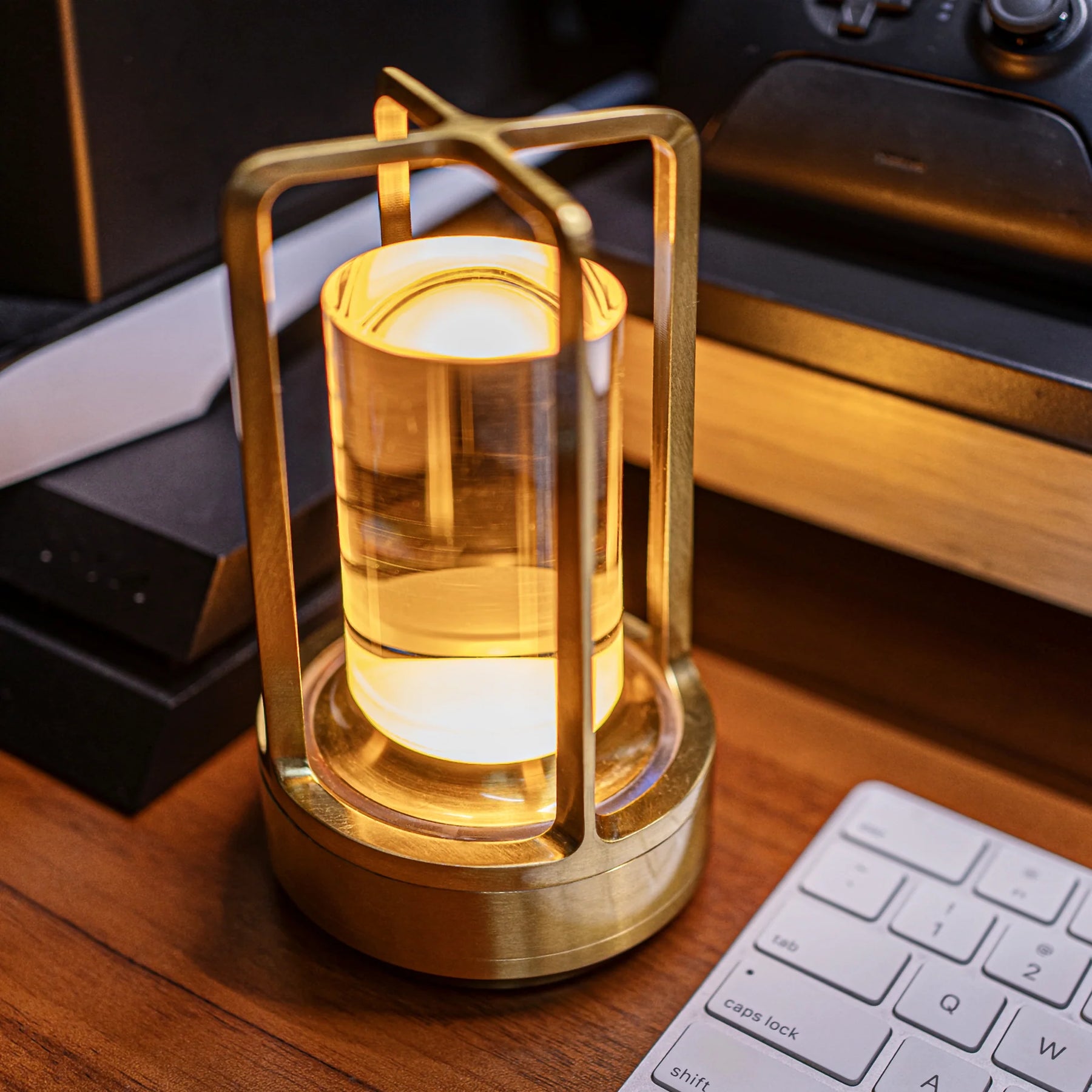 gold table lamp